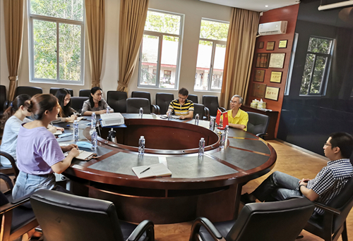 1594806762908030888.jpg 一线党员教职工座谈会_副本.jpg