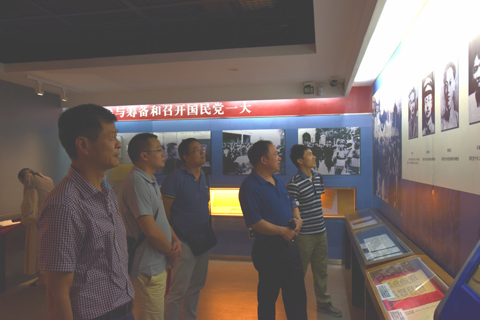 1571987758498005358.jpg 参观现场.jpg